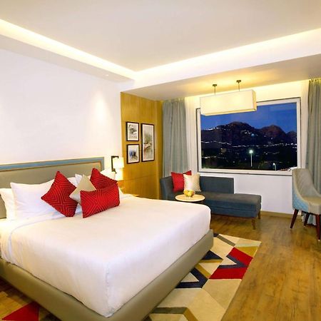 Hotel Ramada By Wyndham Katra Station Road Exterior foto